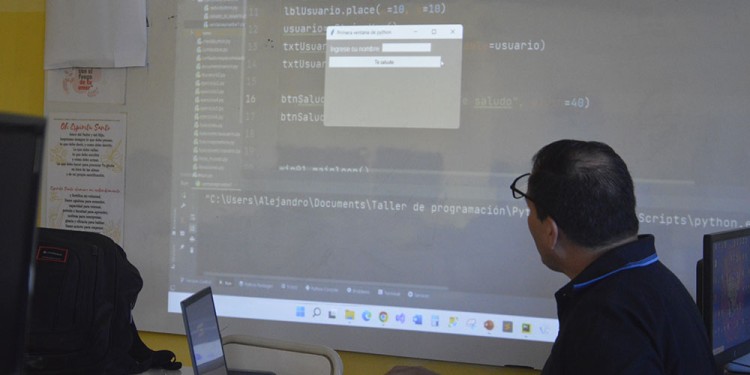 APRENDIZAJE. Buscan formar a los jóvenes para el mercado actual.