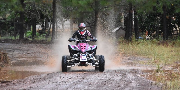 La lluvia no frenó la pasión de la gente en el Rally Integración