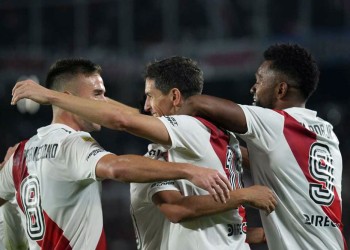 River le ganó a Platense y recuperó la distancia en la cima