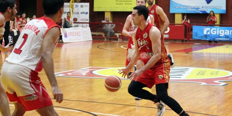 REFERENTE. Daniel Tabbia, figura del team posadeño, será clave en la serie. (Foto Prensa Tokio).