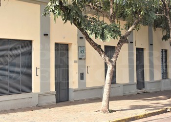 Empleado judicial acordó nueve años de prisión efectiva por abusar de su hijastra