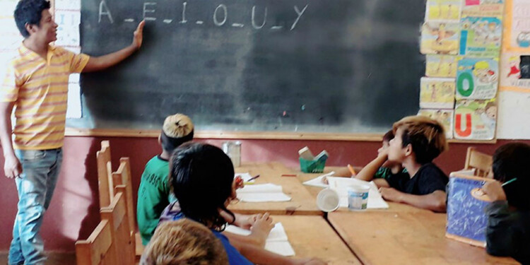EN EL AULA. A pesar de ser reconocidos solo como acompañantes, los auxiliares son importantes para las comunidades.