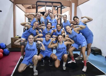 Abril Ochoa sacó pasaje a México