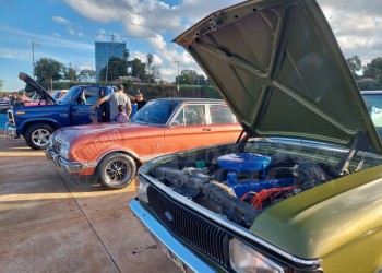 Encuentro Provincial de Vehículos Antiguos con sabor a solidaridad