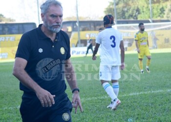 Carlos Macchi: “Me voy mal porque  no ganamos, pero tranquilo por lo que demostró el equipo”