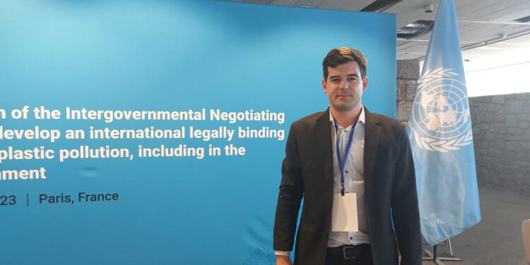 POSITIVO. Dohmann destacó el intercambio de ideas y posibles soluciones para la contaminación por plástico. (Gentileza R.D.)