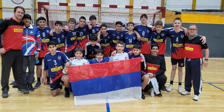 DESTACADA ACTUACIÓN. La Selección de Menores masculina salió victoriosa en sus tres primeros partidos y hoy buscará el pase a las semifinales.