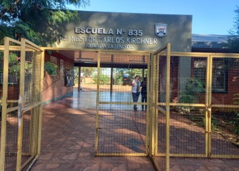 De forma autogestiva, colocaron alarmas y reparan la Escuela 835