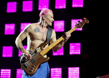 Flea quiere volver a grabar el álbum debut de los Red Hot Chili Peppers