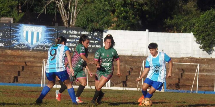CANDIDATAS. Las chicas de Sportivo Eldorado ganaron y lograron clasificar.