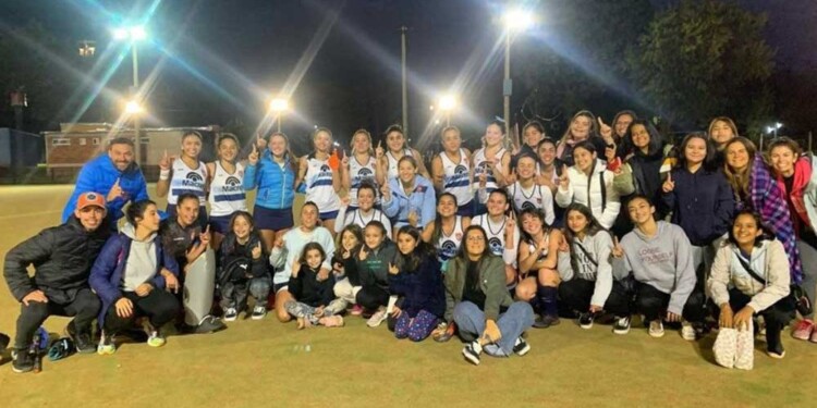 EN LO MÁS ALTO. CAPRI se coronó campeón y sigue de buena racha.