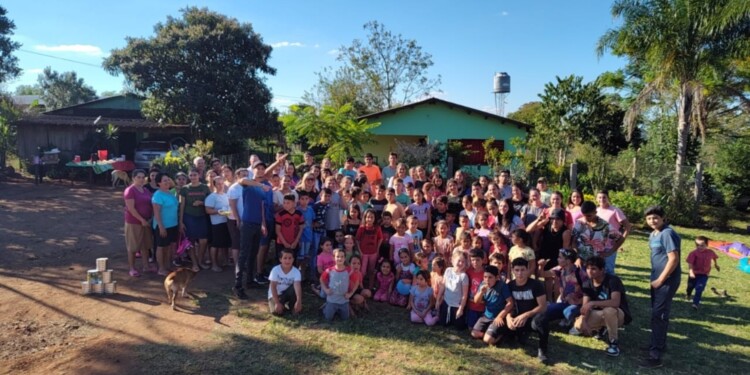 UNIDOS. Los jóvenes de Mojón Grande se unieron para ayudar a otros.
