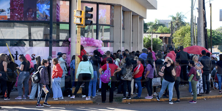 El local abrió sus puertas el pasado 3 de junio y una multitud esperaba para ingresar. (Foto de archivo)