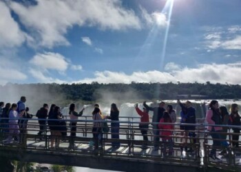 La tierra colorada tuvo un nuevo aluvión de turistas este fin de semana XXL