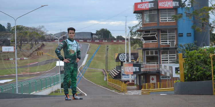 ANFITRIÓN. Bundziak volverá a correr en el autódromo de la capital provincial.