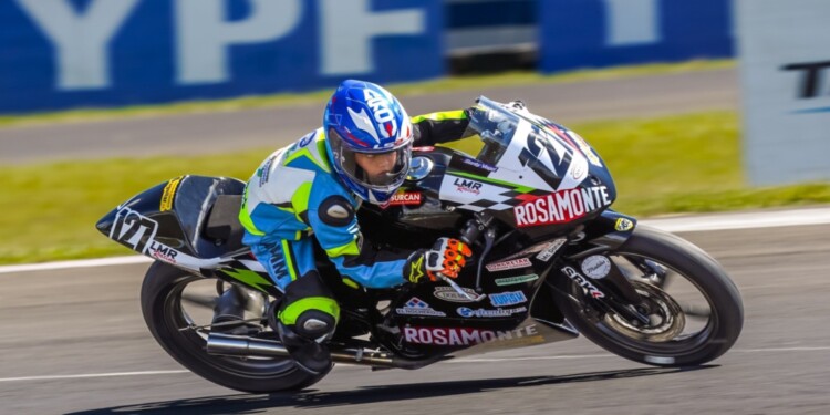 PRIMEROS PASOS. Santiago Vogel busca sumar experiencia y, a la vez, asegurarse unos puntos en la Junior Cup.