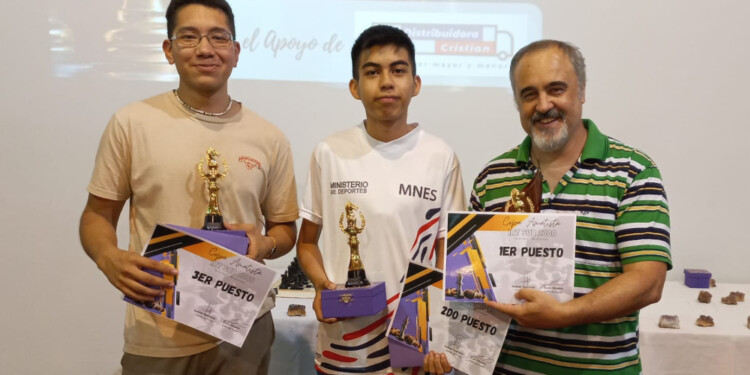 BIEN ARRIBA. Carlos Esterio, Jesús Álvarez y Joaquín Jiménez, los mejores.