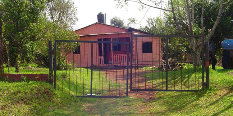 LA ESCENA. En esta vivienda fue asesinada la pareja de chubutenses el lunes 18 de agosto de 2008.