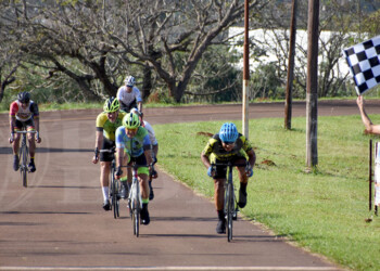 Ciclismo: el trofeo mayor se fue a Garupá