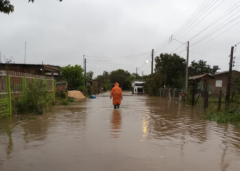 Ascienden a 13 las víctimas fatales por el ciclón en el sur de Brasil