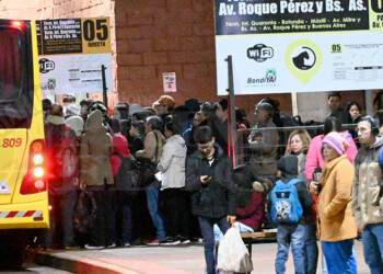 “Nadie se hace cargo de controlar y los usuarios padecemos por ello”