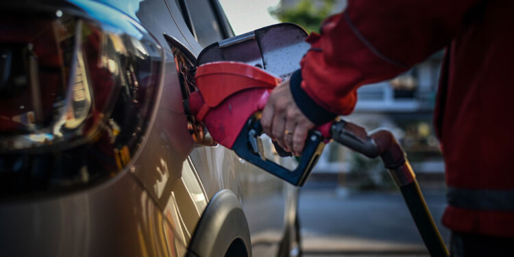 TARJETA. Es la modalidad de pago que crece en las estaciones de servicio y hoy representa el 70% de las ventas