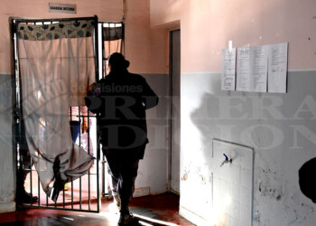 El 81% de las mujeres detenidas por delitos federales en Misiones están en comisarías