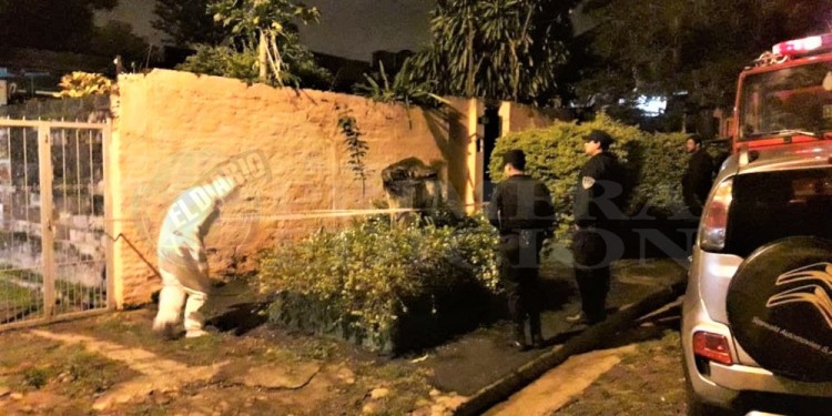 BARRIO PATOTÍ. El ataque se registró en un pequeño inmueble de la calle Chile al 2600, entre Morcillo y avenida Corrientes, chacra 43.