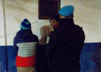 Intentaron robar en una farmacia céntrica pero no llegaron muy lejos