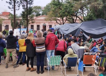 Docentes: asamblea, marcha y otras 96 horas de paro