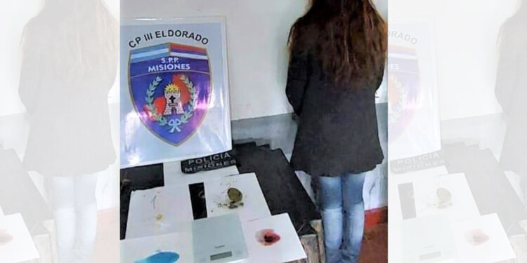 SECUESTRO Y DETENCIÓN. Las muestras de las drogas y la mujer involucrada.