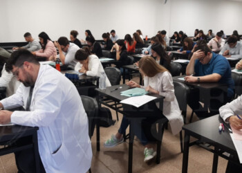 Comenzó el examen para acceder a las residencias de salud