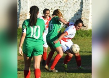 Fútbol femenino: La Picada, una aplanadora