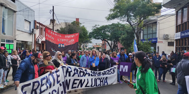El Frente de Trabajadores de la Educación en Lucha se movilizó esta mañana en Posadas