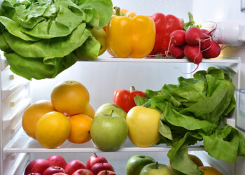 Cuáles son algunos de los alimentos que no deberíamos guardar en la heladera