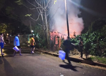 Incendio dejó con lo puesto a una mujer y necesita de la solidaridad misionera