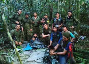 Milagro en la selva: hallaron con vida a los niños perdidos tras un accidente aéreo en Colombia