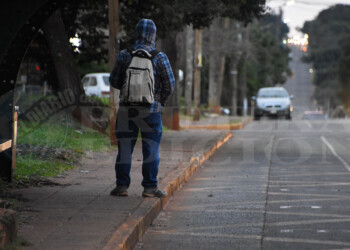 El paro de colectivos sorprendió a usuarios “desinformados”