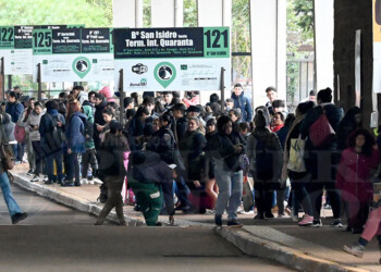 Colectivos: servicio reducido causa malestar de los usuarios en Posadas