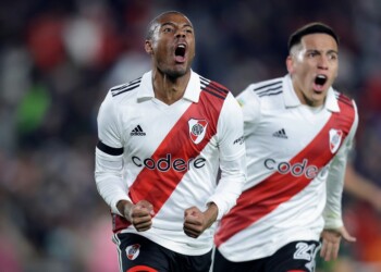 River vuelve a escaparse en la punta de la Liga