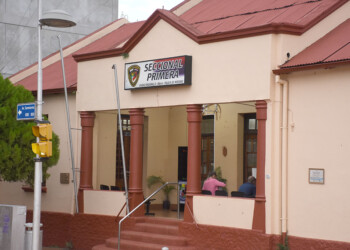 “Me golpearon, no me revisó un médico, ni nadie y me encerraron desnuda en una celda”