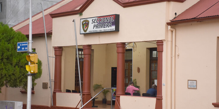 PRIMERA. Esta dependencia de la UR-II fue el primer lugar al que llevaron a la mujer el 7 de junio, luego pasó la madrugada siguiente encerrada en la comisaría de Los Helechos.