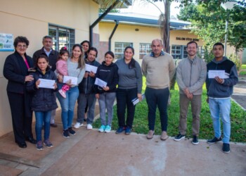 Emprendedores recibieron microcréditos para potenciar sus unidades productivas