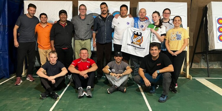 EL GRUPO. Algunos de los participantes del curso con Mauro De Mattia.