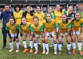 Las chicas buscan el pasaje a la final