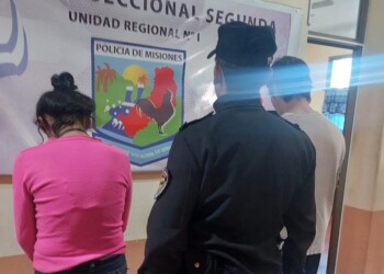 Pareja de asaltantes atacó con un cuchillo a un joven a plena luz del día