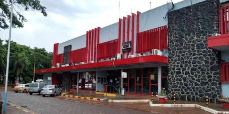 CRISIS. “No nos dejan funcionar, vivimos del cobro en ventanilla, hay que resolver este caso porque la empresa corre peligro de quebrar y dejar de funcionar”, sostuvo el asesor legal de la CEEL.