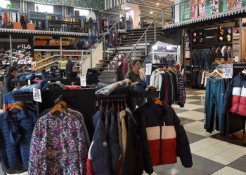 Ropa de abrigo se vende a cuentagotas y con importantes aumentos