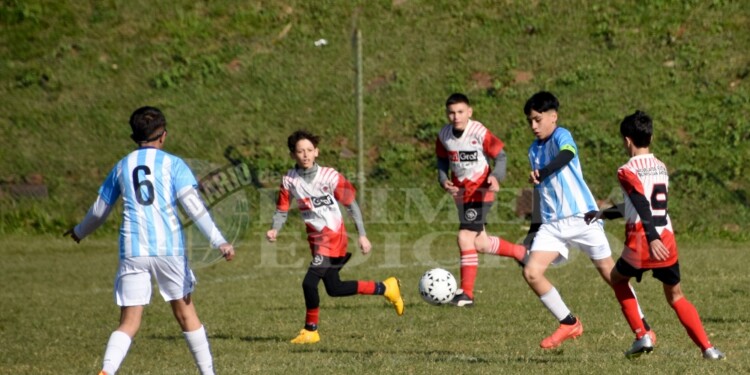 BUEN COMIENZO. La categoría 2011 de Atlético Tucumán enfrentó y superó ayer a Olimpia San Antonio de Oberá.