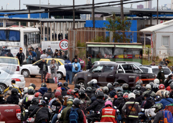 Hasta 12 horas de tormento para quienes transitan por la frontera